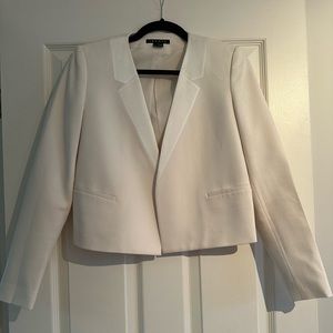 Women’s Theory tuxedo style cropped white blazer. Size 0